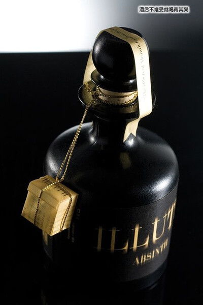 荷其爽 國外優秀酒瓶設計賞析——酒精與脫醇飲料的視覺魅力